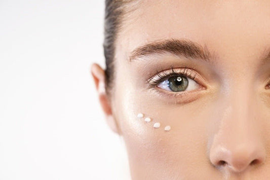 Contorno occhi disidratato: come influisce sul makeup